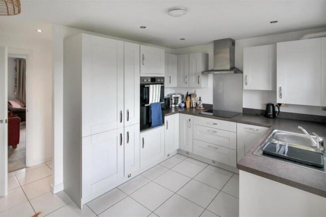 KITCHEN/ DINING ROOM
