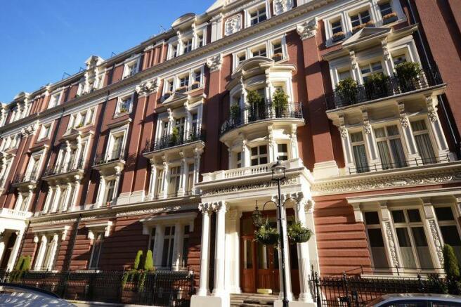 2 bedroom flat to rent in Three Bedroom Apartment, Carlisle Mansions ...