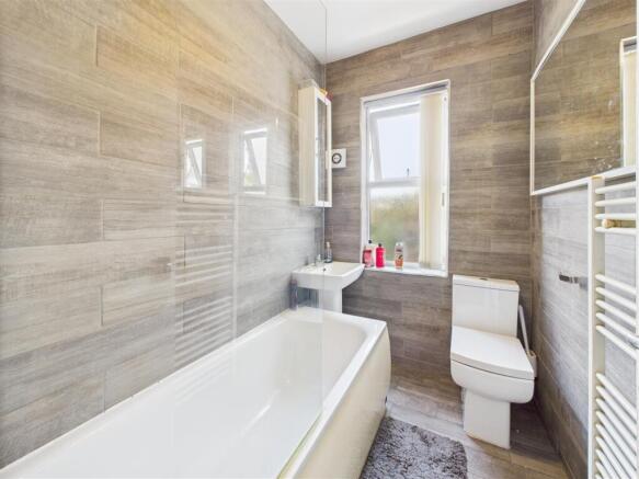 Shared First Floor Bathroom