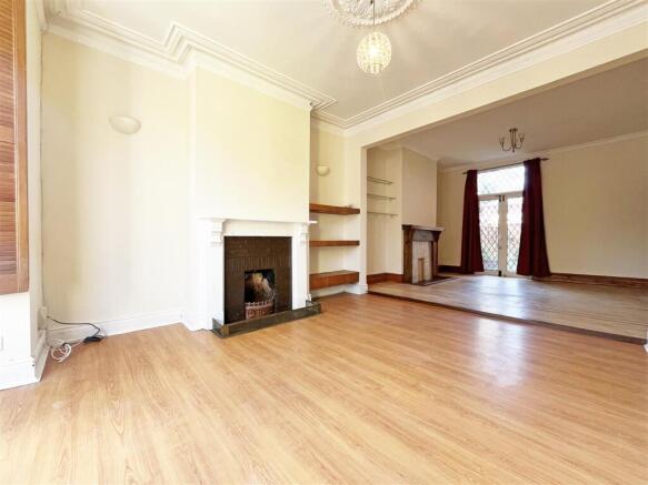 Lounge/Dining Room