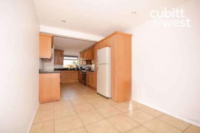 Kitchen/Breakfast...