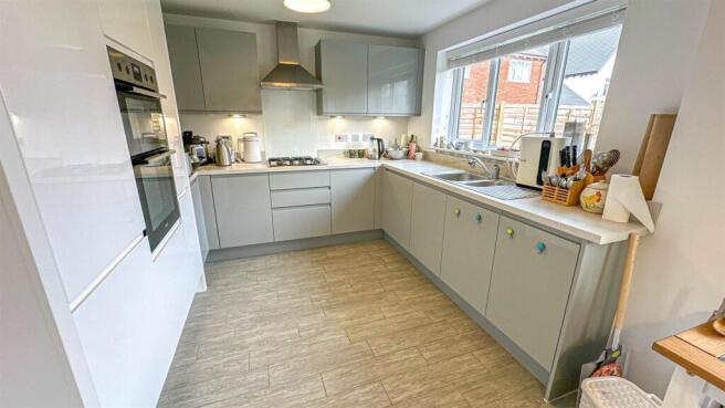 Ombersley Drive - Image-8.jpg