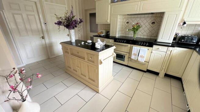 kitchen 4.jpg