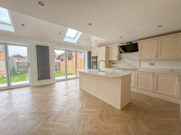 Caversham Close - Image-17.jpg