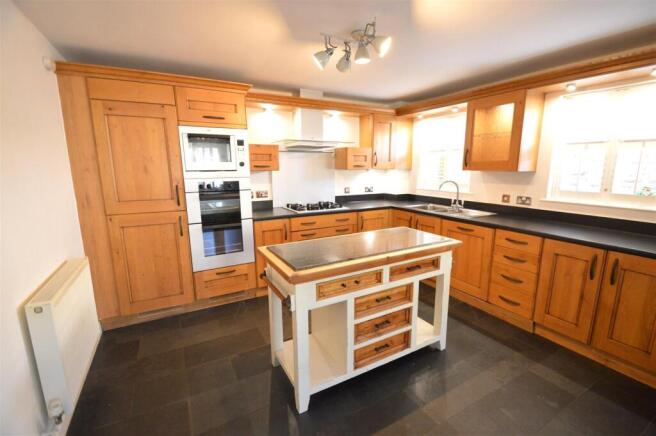 Kitchen 1.JPG