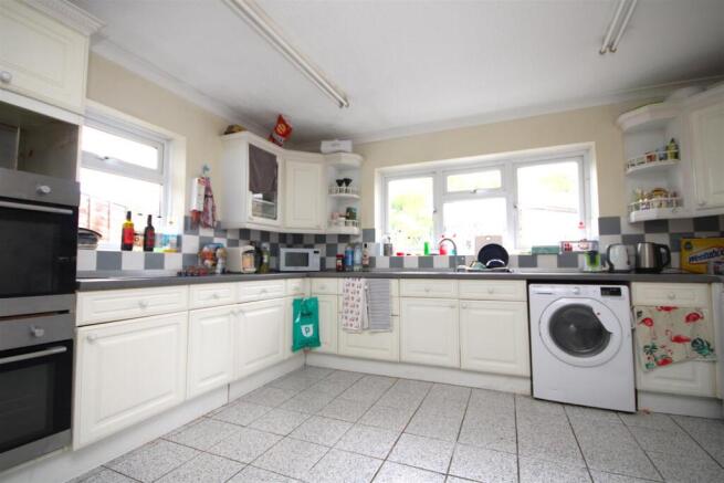 Kitchen.JPG