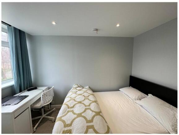 bedrooom 5.jpg
