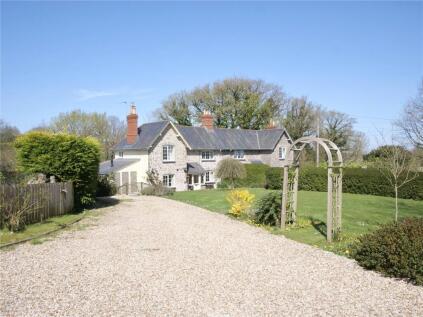 Charming Cottage on a large plot in an idyllic hamlet