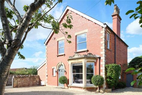 Four Bedroom Detached House in Wells, Somerset