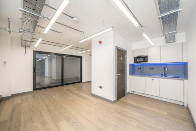 3 Risborough kitchen rear Copy.jpg