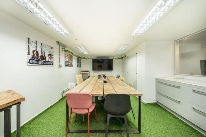 24A Marshalsea Road meeting room  Copy.jpg