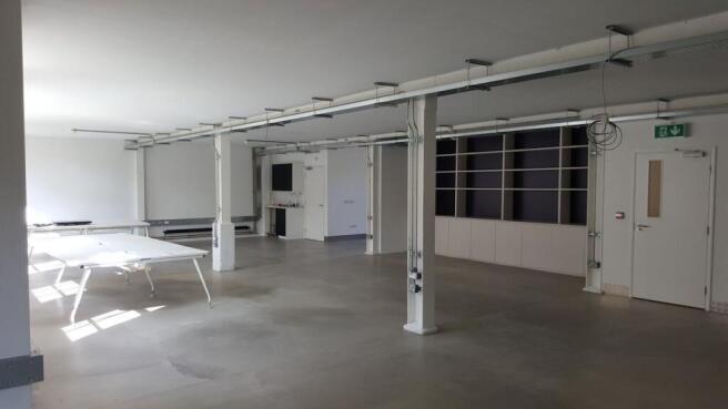 E0 Office Int2.jpg