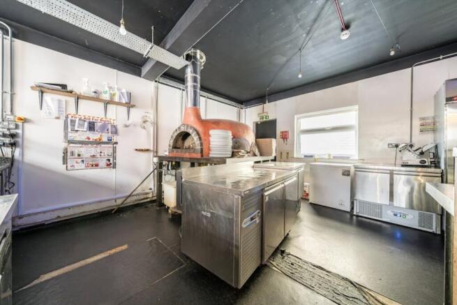 179 Queens Road kitchen.jpg