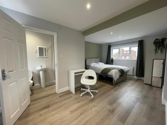 Room 4 Buckingham Road.jpg