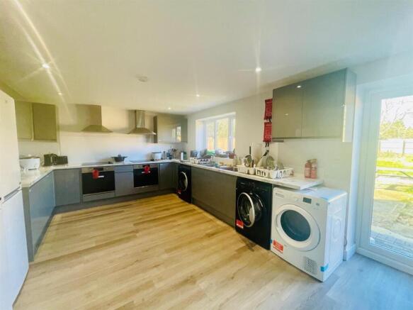 Kitchen Buckingham Road.jpg