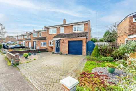 Hall Gardens, Colney Heath, St. Albans, Hertfordshire, AL4