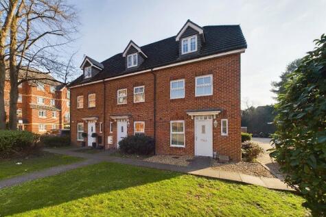 Eaton Avenue, Slough, Berkshire, SL1