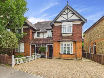 Rydens Grove, Hersham, Walton-On-Thames