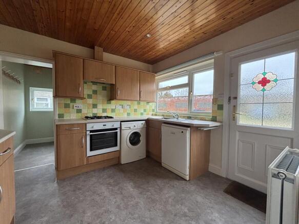 Kitchen (2)