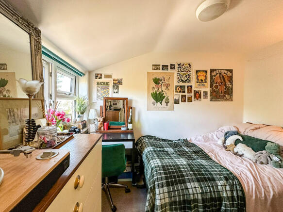 Room 6 (3)