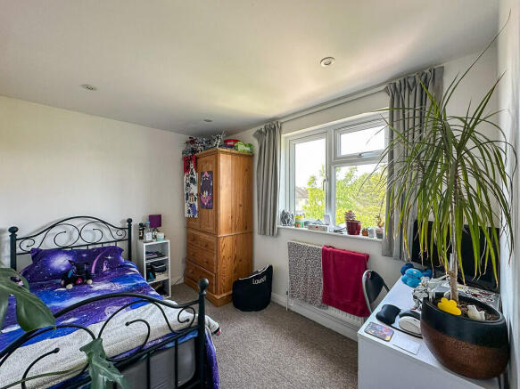 Bedroom 5 (1)