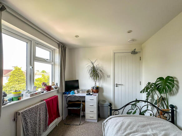 Bedroom 5 (2)