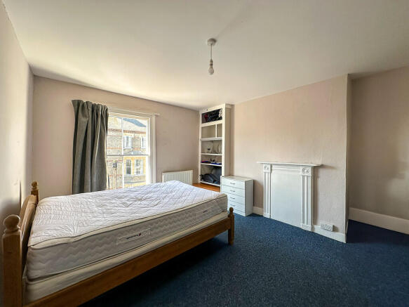Room 9 (2)