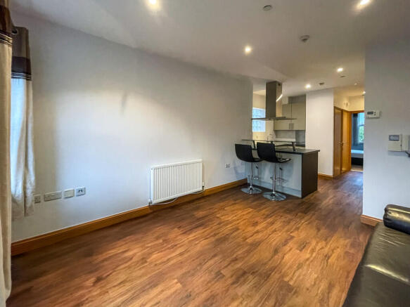 Lounge/Dining Are...