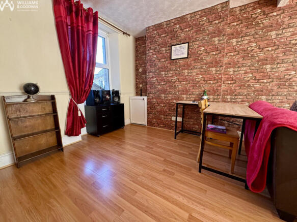Photo 3
