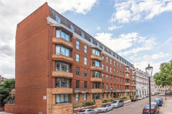 3 bedroom apartment for sale in Emperors Gate, London, SW7