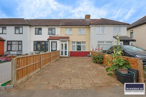 Endeavour Road, Cheshunt, EN8