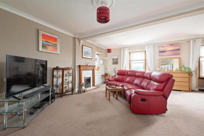 4 Preston Crescent 019.JPG