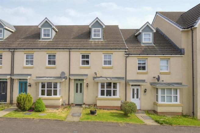 6 Kenneth Place 001.jpg