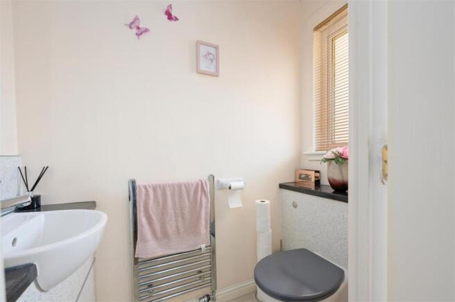 37 Dovecot Way 005.JPG