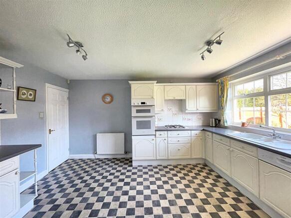 Kitchen/Breakfast Room
