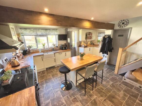 Kitchen/Breakfast Room