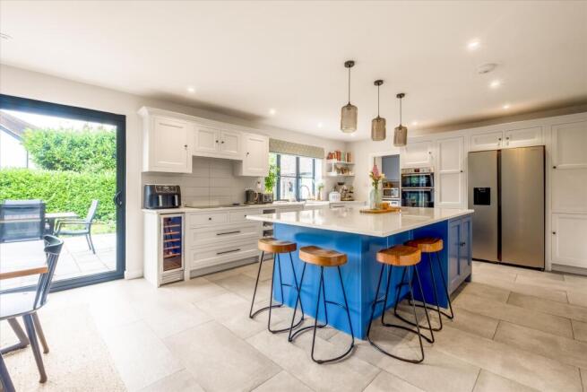 Kitchen/dining/famil
