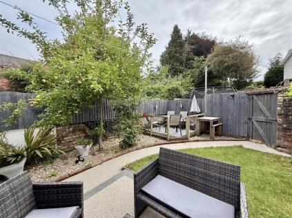 Abernant Road, Abernant