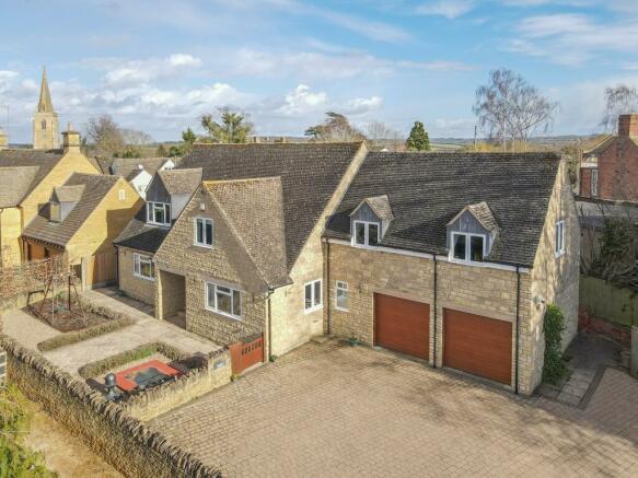 5 bedroom detached house for sale in Great Wolford Shipston on