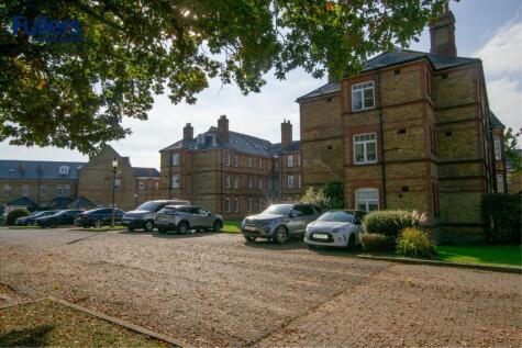 Pennington Drive, London, N21