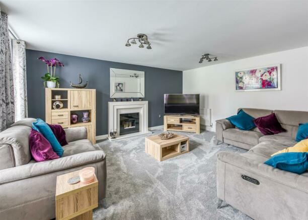 10 Lydiate Hill Road-lounge.jpg