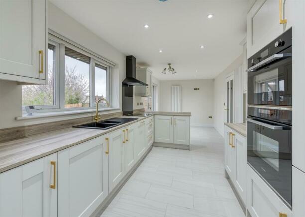 3 Montford Grove-kitchen3.jpg