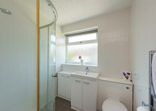 10 Calvin Close-Shower Room.jpg