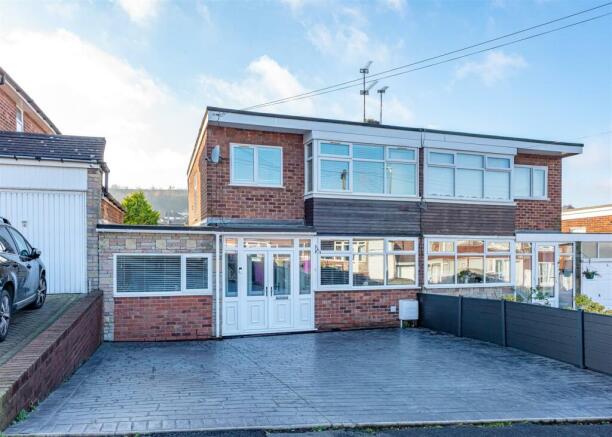 8 Wendover Road-External 1.jpg