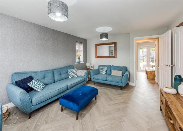 5 Marl Way-lounge2 AUG24.jpg