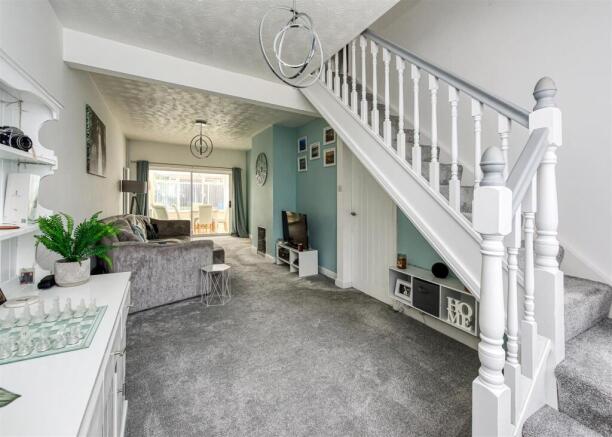 3 Chapel Close-Living Room (3).jpg