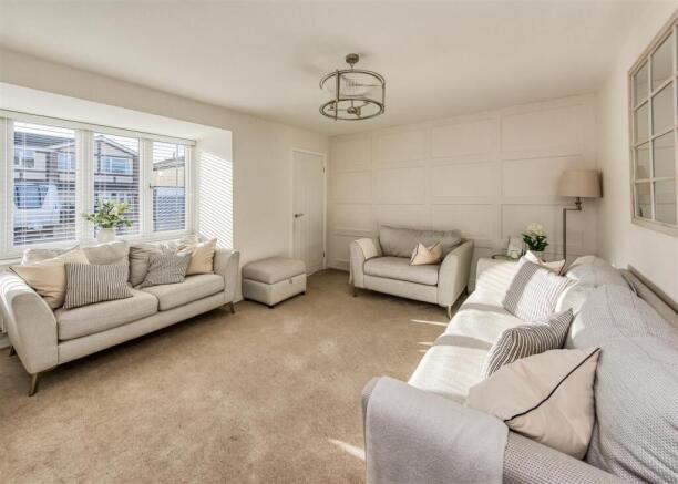 14 Waterdale-Living Room.jpg