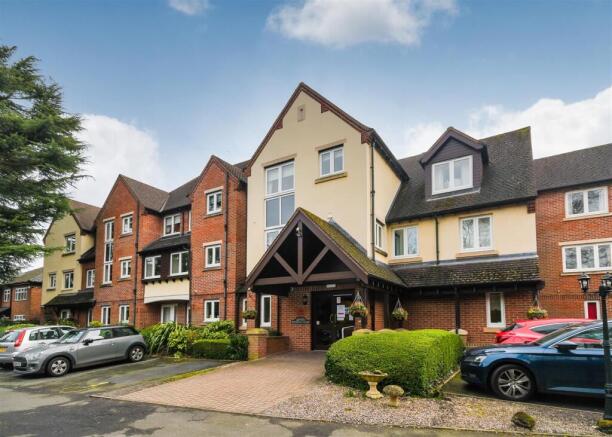 Flat 8, Pendene Court - Front.jpg