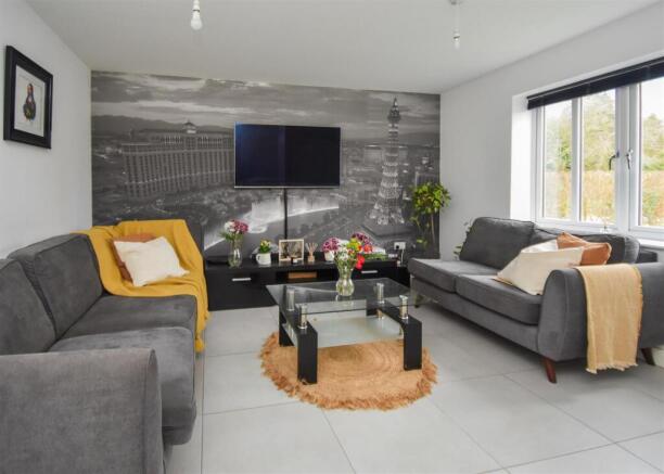 4 Lower Lanes Meadow - Living Room.jpg