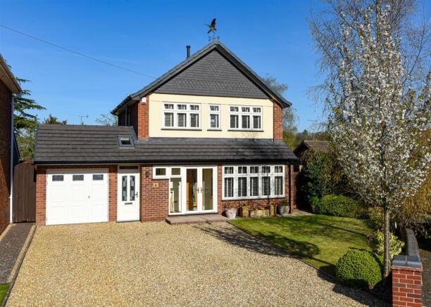 8 Waverley Gardens-front1.jpg